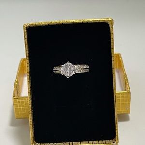 Cubic zirconia ring